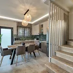Delight Luxury - Contemporary Elegance & Tranquility, By Zantewize ヴィラ Pandokrátor
