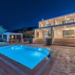 Delight Luxury - Contemporary Elegance & Tranquility, By Zantewize ヴィラ