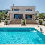 Delight Luxury - Contemporary Elegance & Tranquility, By Zantewize *