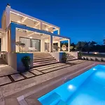 Delight Luxury - Contemporary Elegance & Tranquility, By Zantewize ヴィラ *