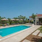 Delight Luxury - Contemporary Elegance & Tranquility, By Zantewize * Pandokrátor