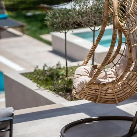Delight Luxury - Contemporary Elegance & Tranquility, By Zantewize فيلة