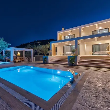 Delight Luxury - Contemporary Elegance & Tranquility, By Zantewize فيلة