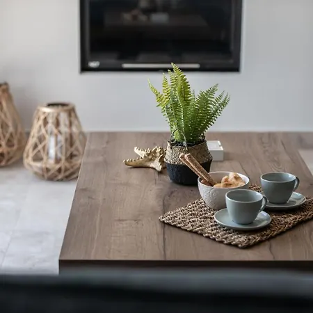 Vilă Delight Luxury - Contemporary Elegance & Tranquility, By Zantewize
