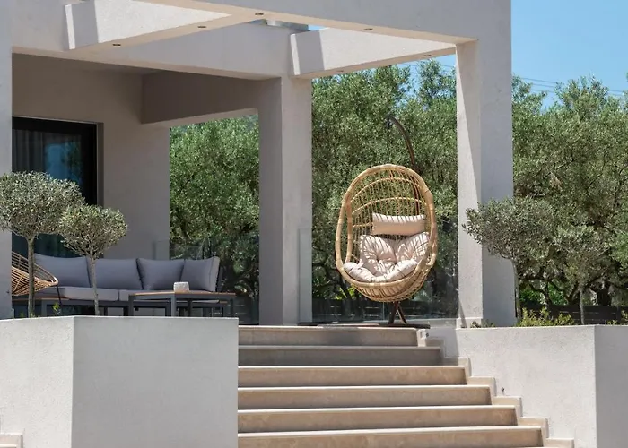 Villa Delight Luxury - Contemporary Elegance & Tranquility, By Zantewize *