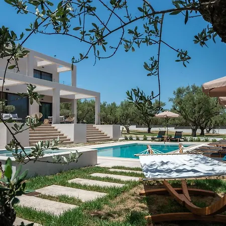 Delight Luxury - Contemporary Elegance & Tranquility, By Zantewize Pandokrátor