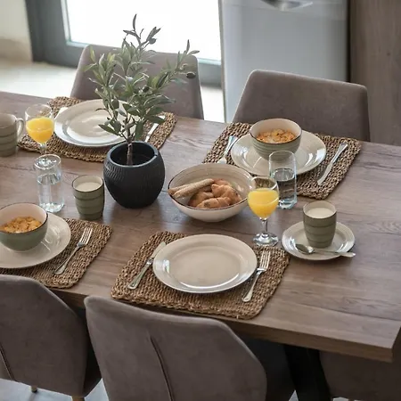 Delight Luxury - Contemporary Elegance & Tranquility, By Zantewize *