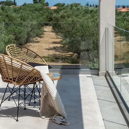 Delight Luxury - Contemporary Elegance & Tranquility, By Zantewize Villa