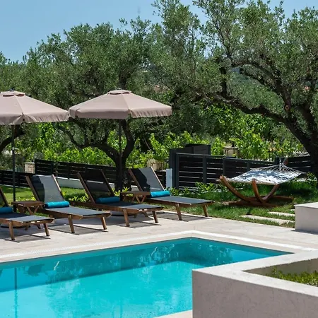 Delight Luxury - Contemporary Elegance & Tranquility, By Zantewize Villa *