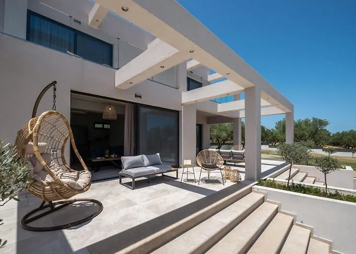 Villa Delight Luxury - Contemporary Elegance & Tranquility, By Zantewize *