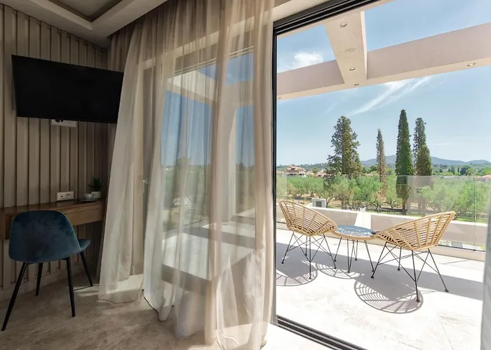 Delight Luxury - Contemporary Elegance & Tranquility, By Zantewize Villa *