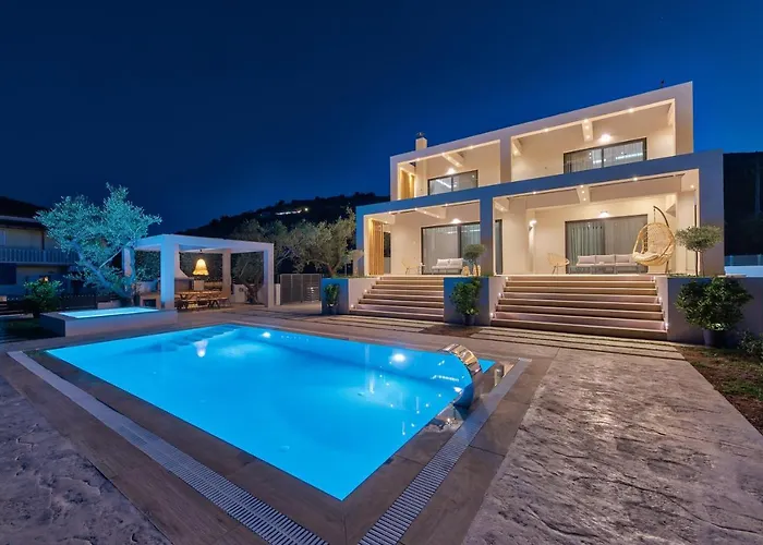 Delight Luxury - Contemporary Elegance & Tranquility, By Zantewize Villa