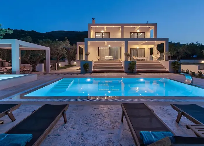 Villa Delight Luxury - Contemporary Elegance & Tranquility, By Zantewize Pandokrátor