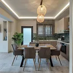 Delight Luxury - Contemporary Elegance & Tranquility, By Zantewize * Pandokrátor