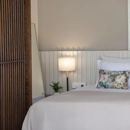 Vila Delight Luxury - Contemporary Elegance & Tranquility, By Zantewize