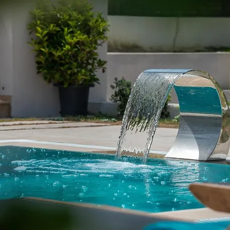 Vila Delight Luxury - Contemporary Elegance & Tranquility, By Zantewize