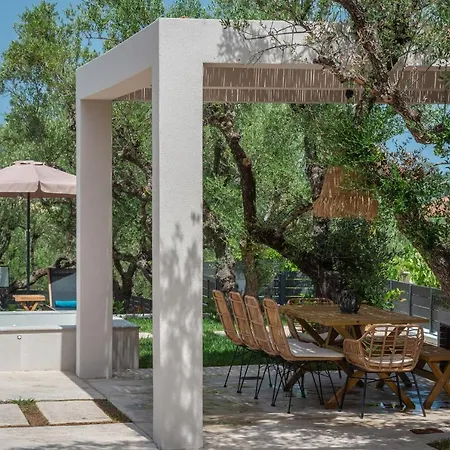 Delight Luxury - Contemporary Elegance & Tranquility, By Zantewize * Pandokrátor