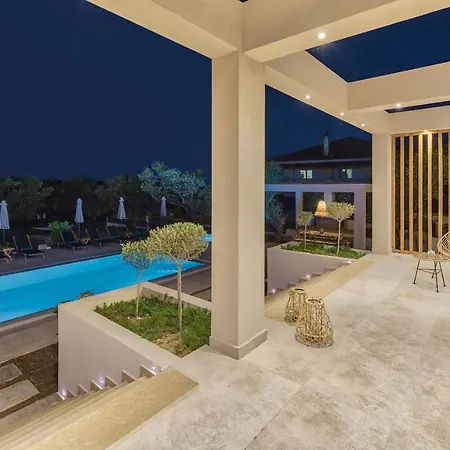 Delight Luxury - Contemporary Elegance & Tranquility, By Zantewize Pandokrátor