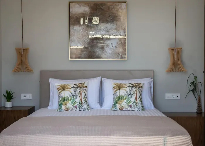 Delight Luxury - Contemporary Elegance & Tranquility, By Zantewize Villa